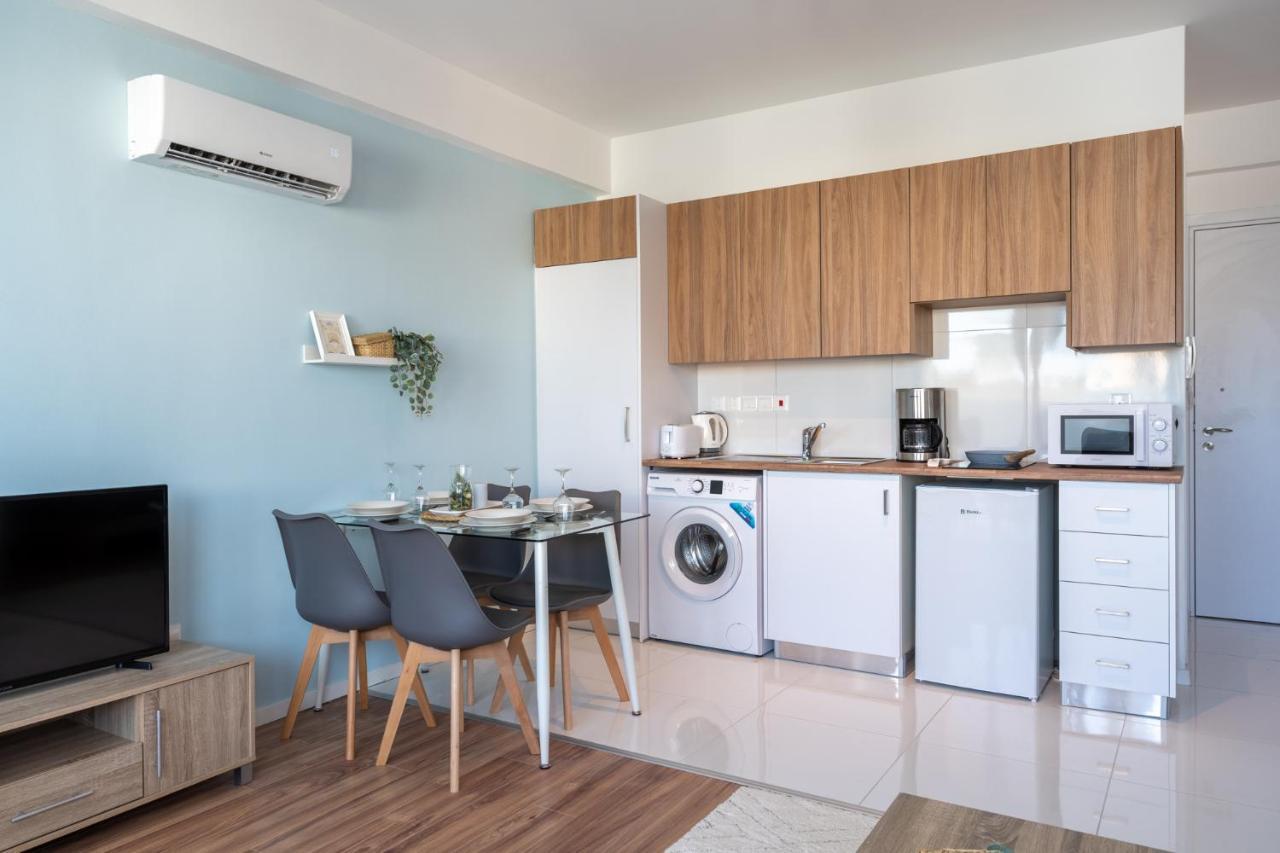 Livia Studio Apartment In ラルナカ エクステリア 写真