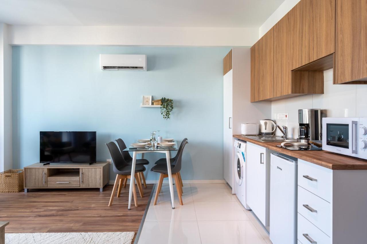 Livia Studio Apartment In ラルナカ エクステリア 写真