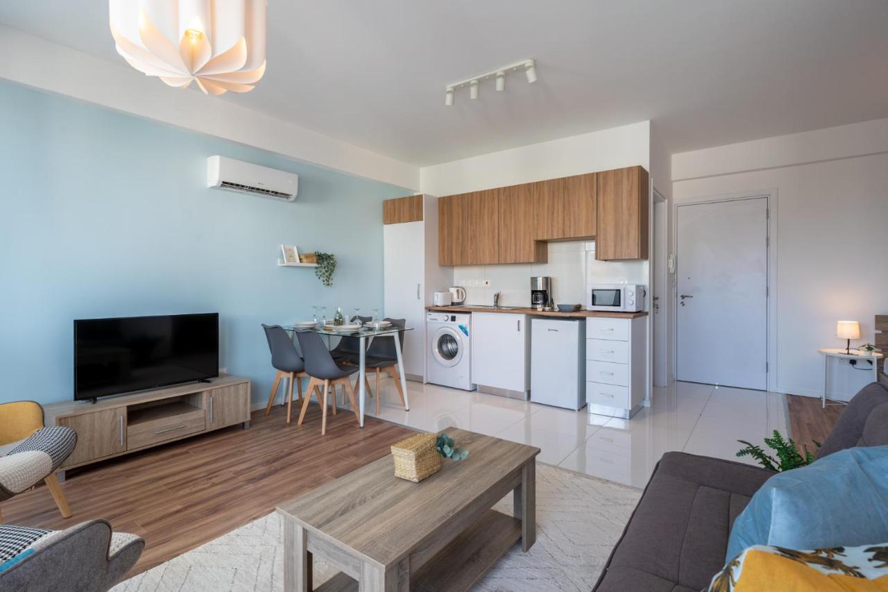 Livia Studio Apartment In ラルナカ エクステリア 写真