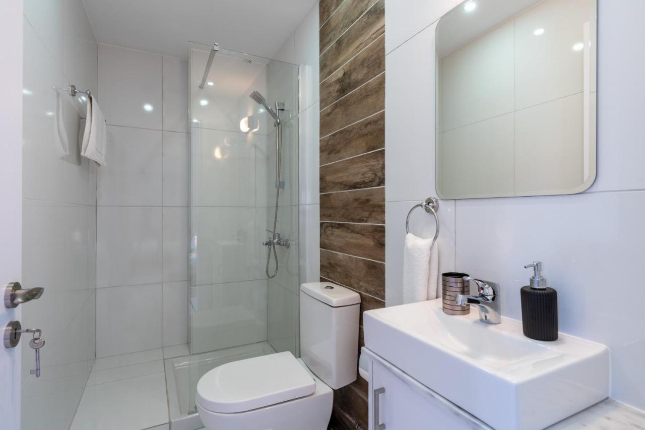 Livia Studio Apartment In ラルナカ エクステリア 写真